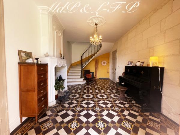 Maison bourgeoise avec jardin et piscine à vendre MONTGUYON (17)