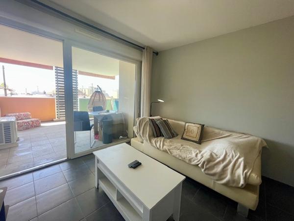 Marseille (13014) Appt deux pièces de 42m² avec terrasse, vue dégagée avec box.