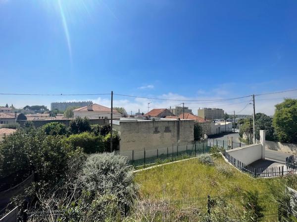 Marseille (13014) Appt deux pièces de 42m² avec terrasse, vue dégagée avec box.