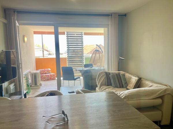 Marseille (13014) Appt deux pièces de 42m² avec terrasse, vue dégagée avec box.