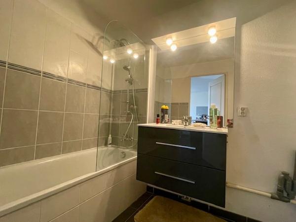 Marseille (13014) Appt deux pièces de 42m² avec terrasse, vue dégagée avec box.