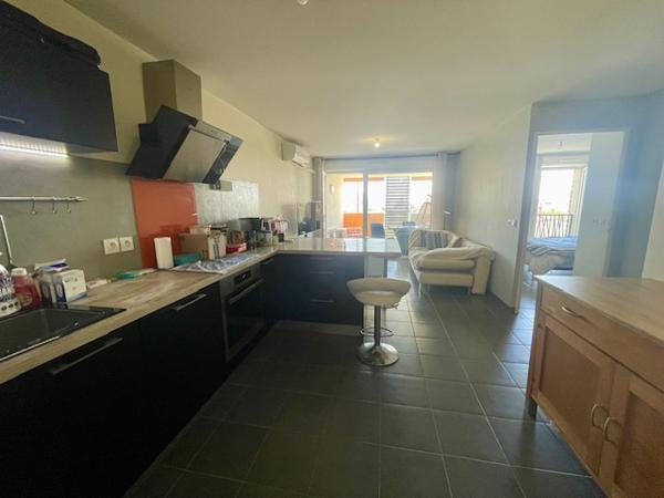 Marseille (13014) Appt deux pièces de 42m² avec terrasse, vue dégagée avec box.