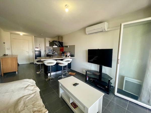 Marseille (13014) Appt deux pièces de 42m² avec terrasse, vue dégagée avec box.