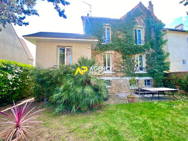 Sartrouville La Croix Blanche Maison 6 pièces 4 chambres 115 m² 620 000 € **  - Référence  9588