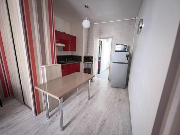 Appartement à louer 460 € CC Niort 2 p 34 m² DPE E