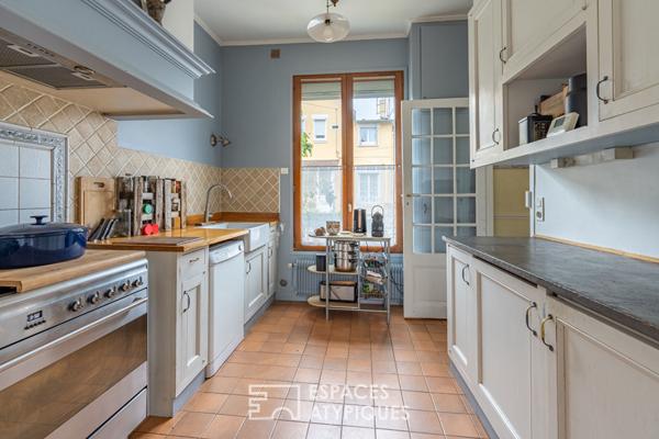 La « Familiale » des années 20 ,architecture esprit du Nord et la Défense à 15 min (RER A)