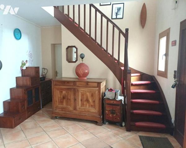 A VENDRE à REZE quartier St Paul - Maison T7 d'env. 134m2 + jardin clos