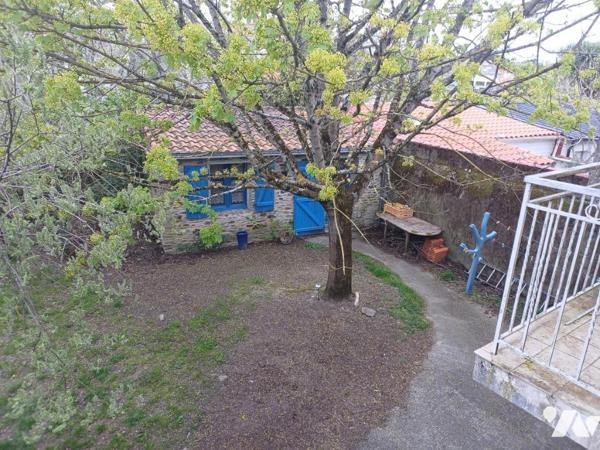 A VENDRE à REZE quartier St Paul - Maison T7 d'env. 134m2 + jardin clos