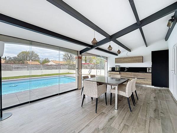 Maison à vendre 7 pièces - Montaigu Vendée