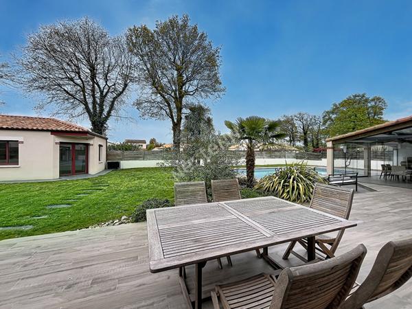 Maison à vendre 7 pièces - Montaigu Vendée