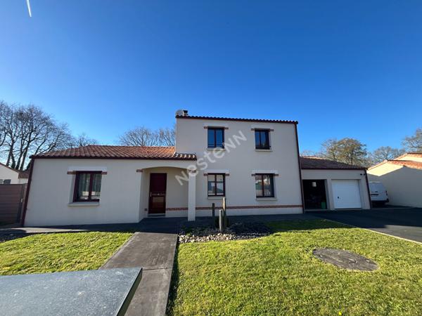Maison à vendre 7 pièces - Montaigu Vendée