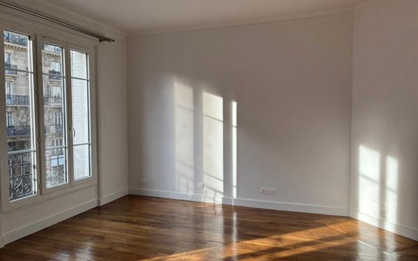 Appartement à louer    3 pièces • 71,25 m2 Paris 11