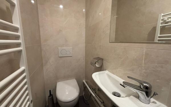 Appartement à louer    3 pièces • 71,25 m2 Paris 11