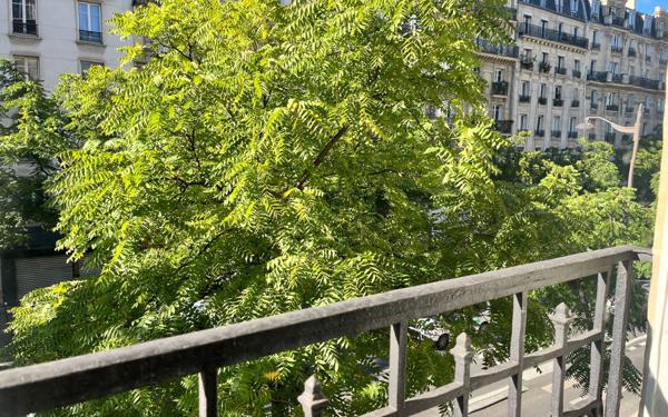 Appartement à louer    3 pièces • 71,25 m2 Paris 11