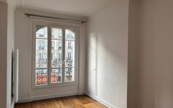 Appartement à louer    3 pièces • 71,25 m2 Paris 11
