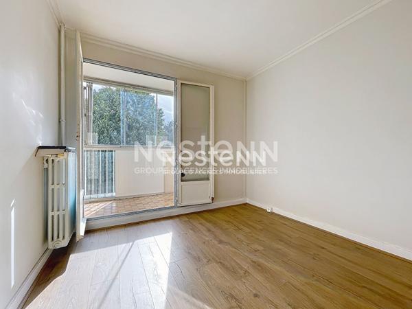 Appartement Saint Cyr L Ecole 3 pièce(s) 63 m2 avec cave et parking .