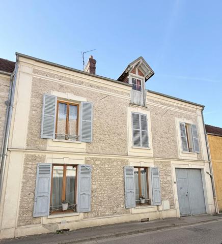 Maison avec grand potentiel au centre de freneuse