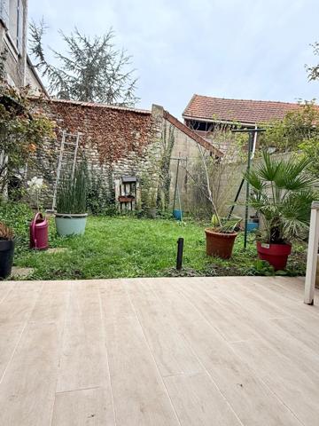 Maison avec grand potentiel au centre de freneuse