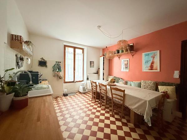 Maison avec grand potentiel au centre de freneuse