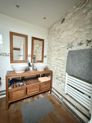 Maison avec grand potentiel au centre de freneuse