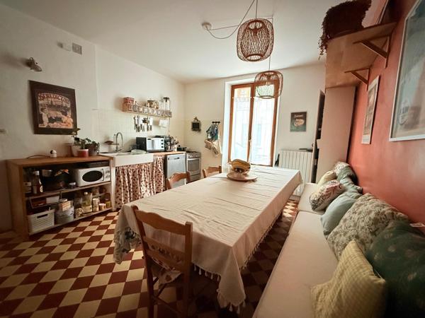 Maison avec grand potentiel au centre de freneuse