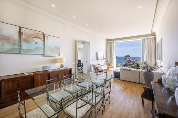 Rare appartement dans immeuble bourgeois, vue mer