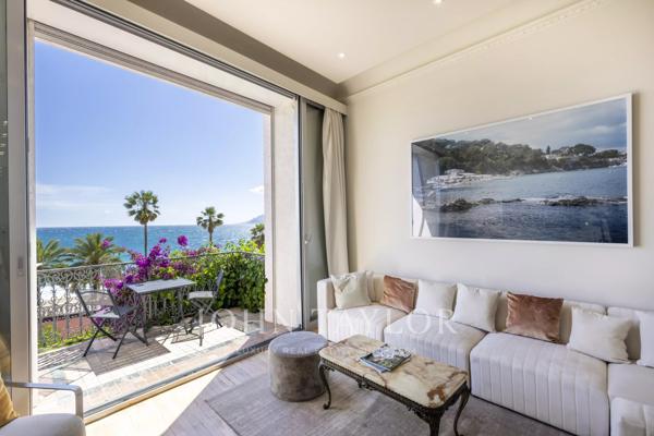 Rare appartement dans immeuble bourgeois, vue mer