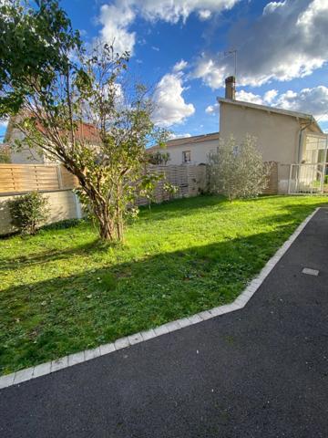 Ruelle. Maison 80 m² avec jardin