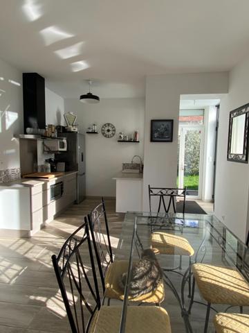Ruelle. Maison 80 m² avec jardin
