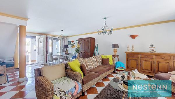 Maison Saint Mitre Les Remparts 4 pièce(s), piscine, garage, jardin et terrasse