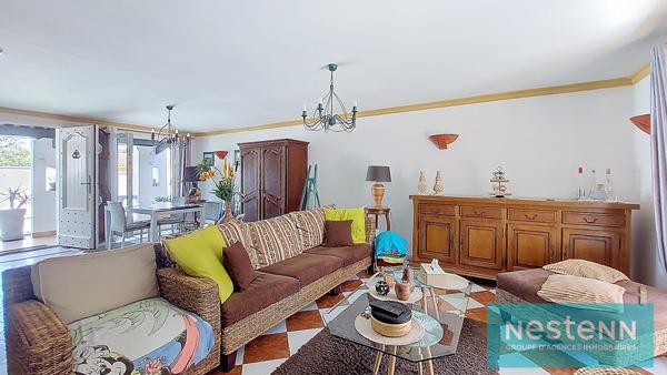 Maison Saint Mitre Les Remparts 4 pièce(s), piscine, garage, jardin et terrasse