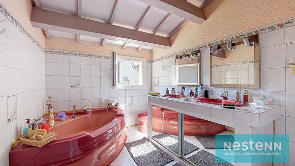 Maison Saint Mitre Les Remparts 4 pièce(s), piscine, garage, jardin et terrasse