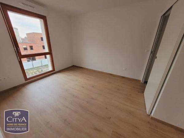 Appartement à louer 4 pièces 87.9m² Lille (59000)