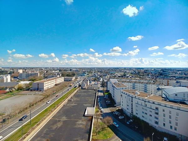 Vue panoramique sur Angers : superbe appartement T3 rénové avec balcon et ascenseur