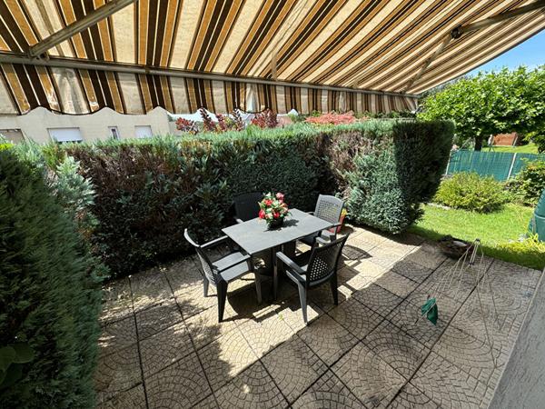 MAISON  SEMI-PLAIN PIED TERRAIN 523 M²  HERICOURT