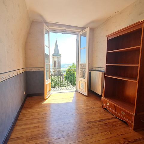 Maison de caractère un havre de paix au coeur de la ville. Lectoure