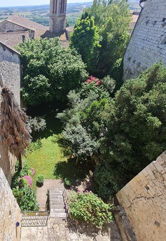 Maison de caractère un havre de paix au coeur de la ville. Lectoure