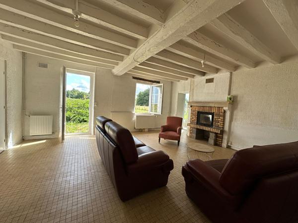 Rare sur le secteur ! Longère implantée sur son terrain de près de 4h².