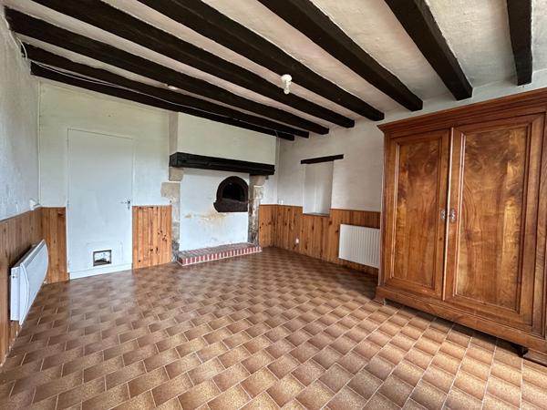 Rare sur le secteur ! Longère implantée sur son terrain de près de 4h².