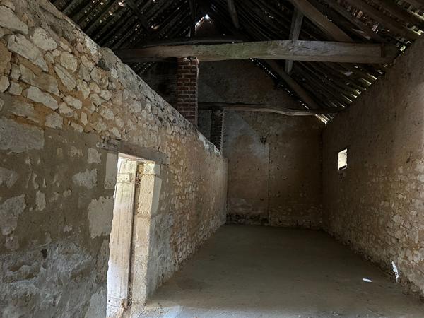 Rare sur le secteur ! Longère implantée sur son terrain de près de 4h².