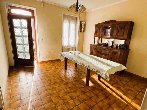 Maison à vendre à Sainte-Jamme-sur-Sarthe dans la Sarthe (72380), ref : 72126-3152