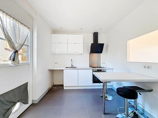 Maison 3 chambres + bureau + garage -10 min RER A