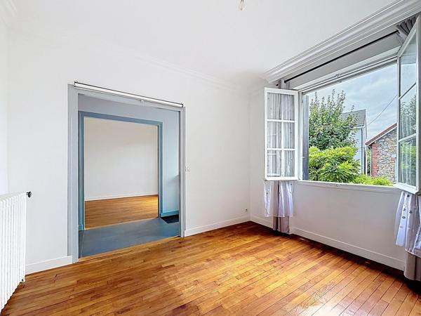 Maison 3 chambres + bureau + garage -10 min RER A