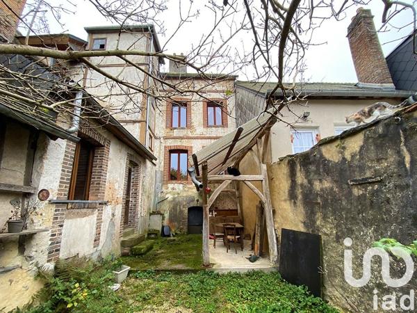 Maison de village 5 pièces de 91 m² à Saint-Fargeau (89170)