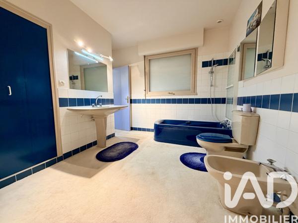 Maison à vendre 6 pièces 180 m² Saint-Étienne-de-Montluc