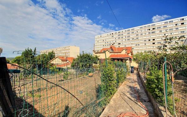 Maison à vendre    4 pièces •  Marseille 15