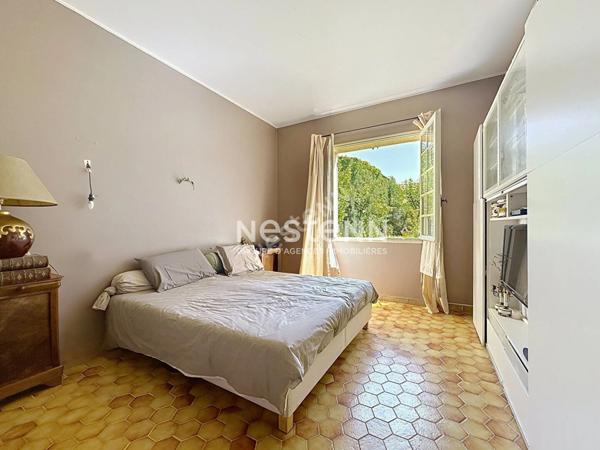 Villa individuelle 6 pièces, 5 chambres, dont 3 de plain-pied, garage, carport pour camping-car, jardin et piscine