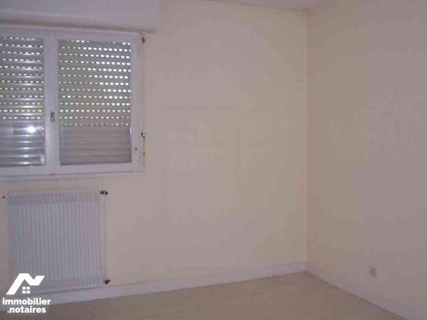 CHATELLERAULT - A VENDRE, 
Bien soumis à une copropriété comportant 114 lots. Charges annuelle...