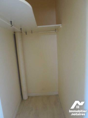 CHATELLERAULT - A VENDRE, 
Bien soumis à une copropriété comportant 114 lots. Charges annuelle...