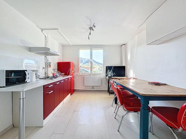 Saint-Georges-de-Luzençon (12100) MAISON F6 136 M² AVEC STUDIO INDÉPENDANT
